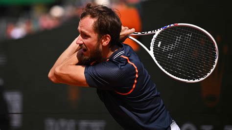 Draw Preview: Alcaraz, Medvedev & Tsitsipas Lead Madrid Field .